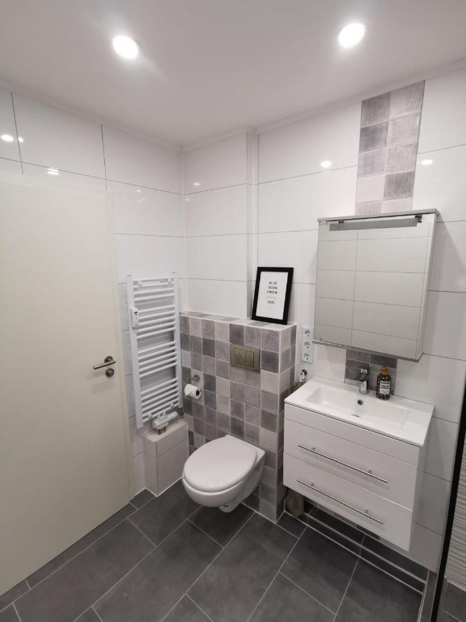 Frisch Sanierte Ferienwohnung 2 Min Vom Suedstrand - Balkon - Pay Tv Wilhelmshaven Esterno foto